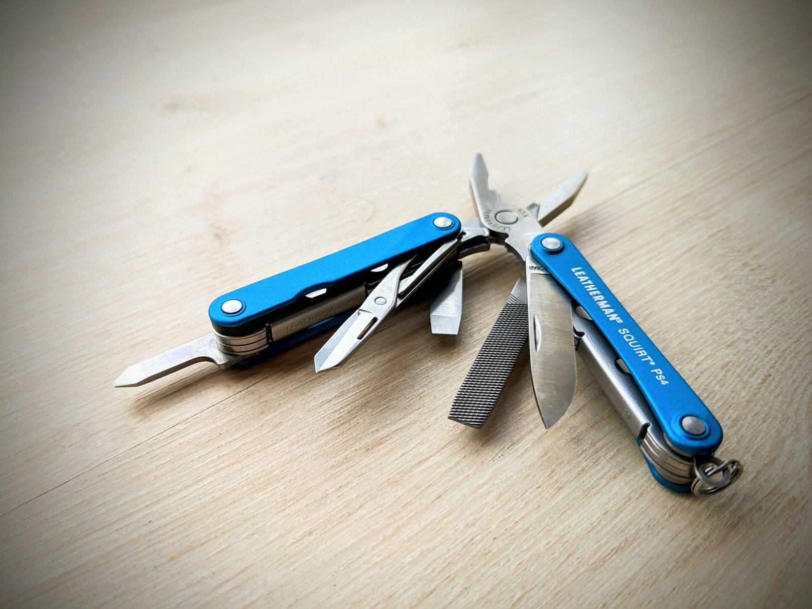 9 outils pince Leatherman squirt bleu