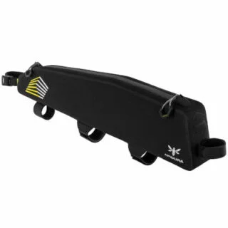 Test complet : Tailfin Long Top Tube Bag 13 sacoche de cadre superieure pour bikepacking 2l apidura racing