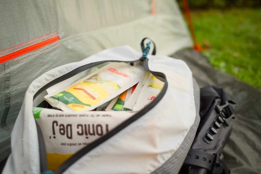 packing cubes Tailfin pour organiser une sacoche de bikepacking