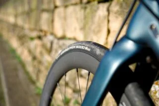 Quel modèle de pneu dans la gamme Continental GP 5000 ? 8 avis et test continental GP5000