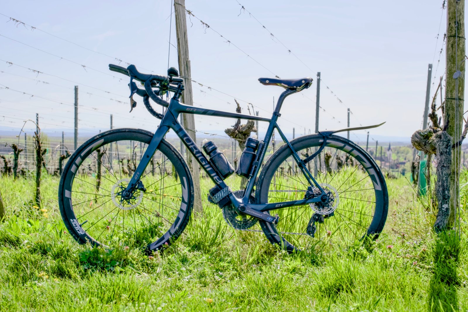 selle en cuir sur un velo de route