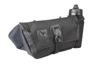 Sacs High Above : du style, de la technique et de la durabilité made in USA 14 24VentureBlackThreeQuarter 2048x2048