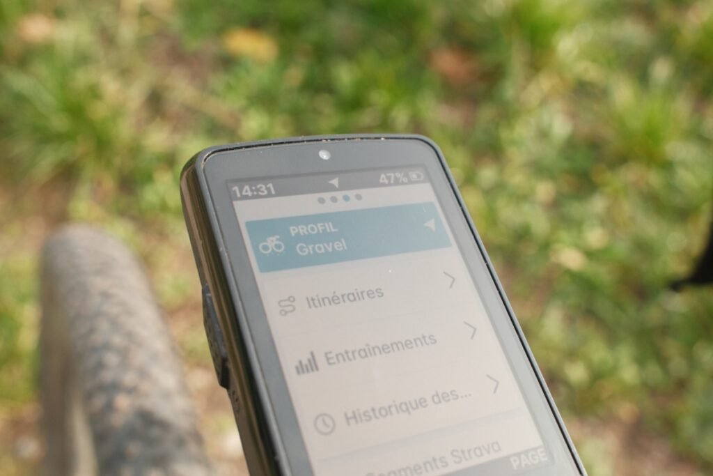 Écran du Wahoo ELEMNT Roam v3 affichant le profil Gravel, illustrant la possibilité de créer et personnaliser différents profils selon le type de pratique.