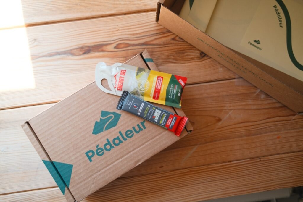Box Pédaleur : mon avis honnête, ça vaut vraiment le coup ? 10 Nutrition de la box Pédaleur : gel énergétique Natural Origins et barre Authentic Nutrition Boost Bar