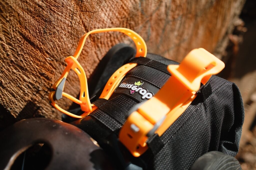 Un tissu au toucher classique pour cette sacoche de selle bikepacking