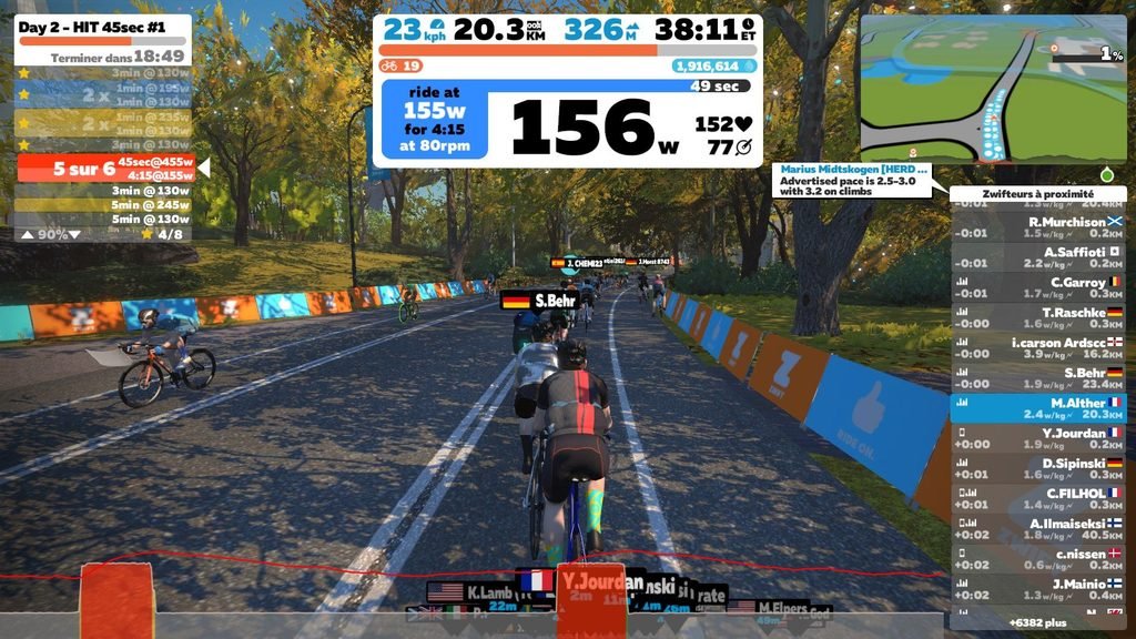 Séance FTP Booster sur Zwift avec la difficulté réglée à 90 % et des intervalles de 45 secondes à 455 W